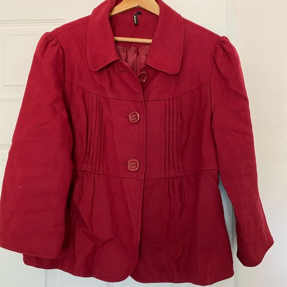 Red coat - Picture 1 of 3